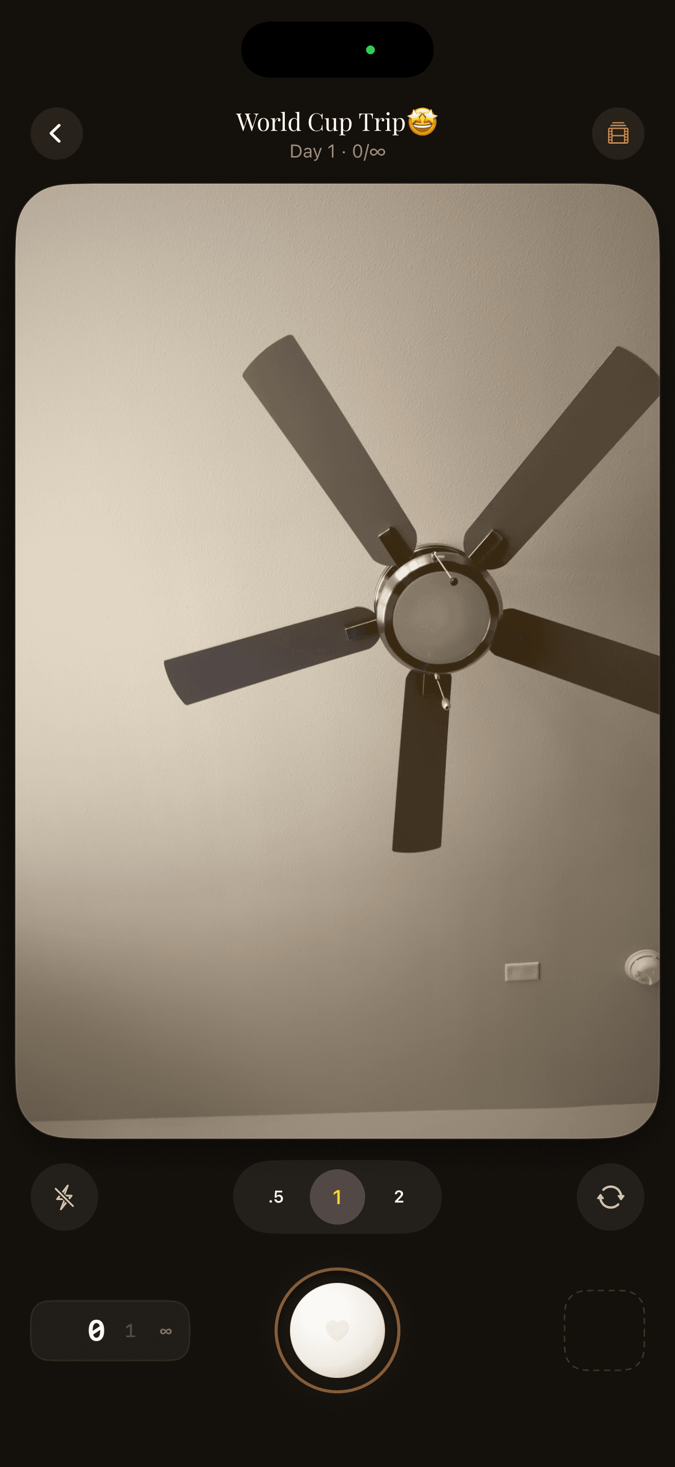 Noir lens preview
